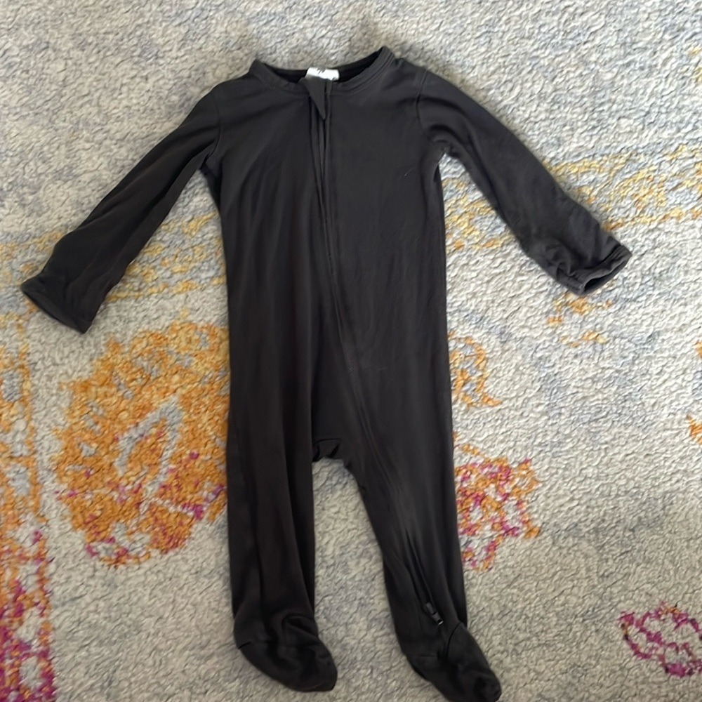 Kate Quinn Black Zip Footie Sleeper 0-3 Month